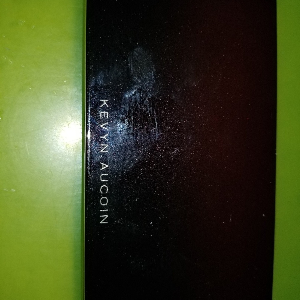 Kevyn Aucoin Neo-highlighter